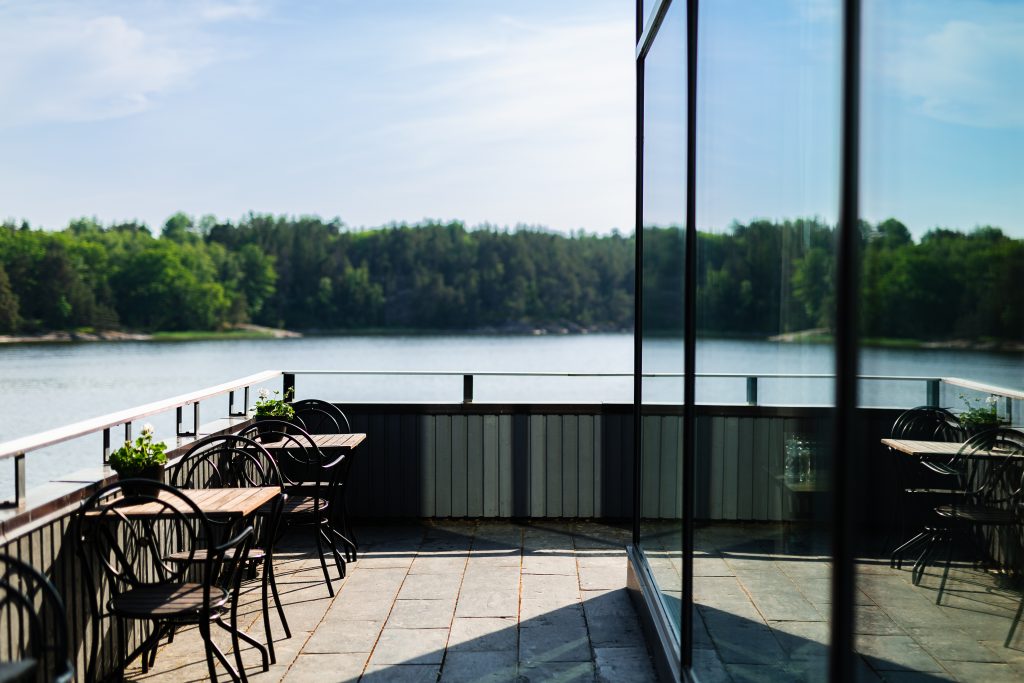 Terass på Skåvsjöholm hotell och konferens